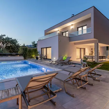 Luxury Oriolus, Heated Pool, Sauna, Split Srinjine