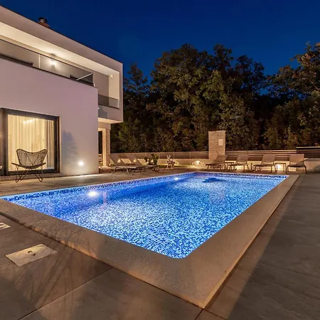 Villa Luxury Oriolus, Heated Pool, Sauna, Split