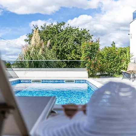 Luxury Oriolus, Heated Pool, Sauna, Split * Srinjine