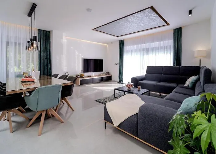 فيلة Luxury Oriolus, Heated Pool, Sauna, Split *