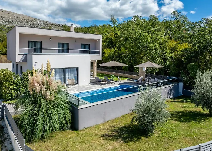 Luxury Oriolus, Heated Pool, Sauna, Split Srinjine