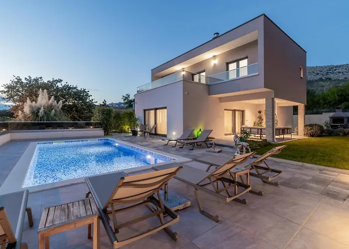 Luxury Oriolus, Heated Pool, Sauna, Split Srinjine