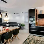 ヴィラ Luxury Oriolus, Heated Pool, Sauna, Split Srinjine