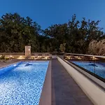 ヴィラ Luxury Oriolus, Heated Pool, Sauna, Split *
