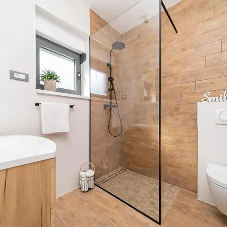Βίλα Luxury Oriolus, Heated Pool, Sauna, Split