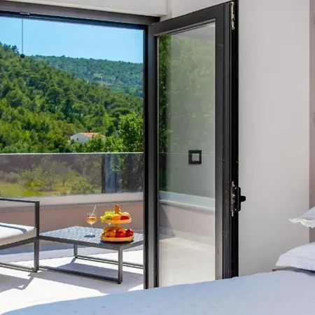 Luxury Oriolus, Heated Pool, Sauna, Split *