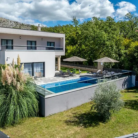 Luxury Oriolus, Heated Pool, Sauna, Split Srinjine