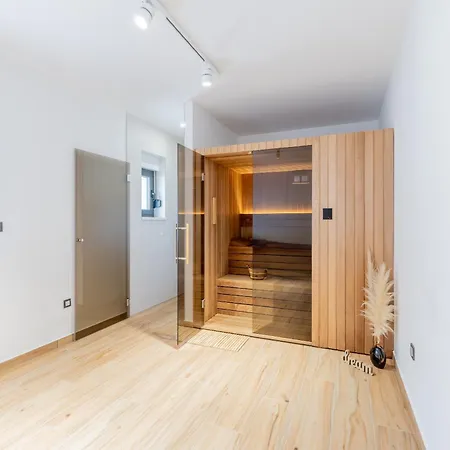Luxury Oriolus, Heated Pool, Sauna, Split * Srinjine