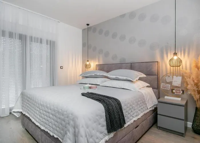 Luxury Oriolus, Heated Pool, Sauna, Split *