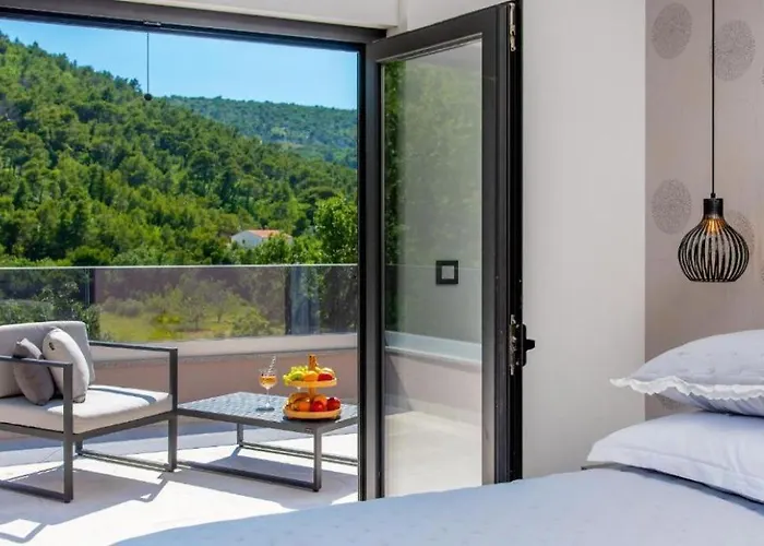 Luxury Oriolus, Heated Pool, Sauna, Split *