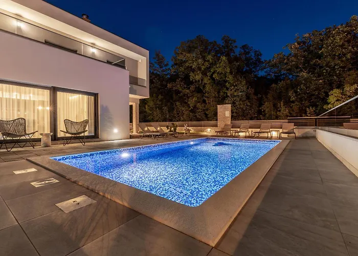 Villa Luxury Oriolus, Heated Pool, Sauna, Split